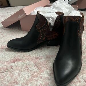 FERGALICIOUS Women's Size 6 NWB Black Melle Snakeskin Patterned Slip-On Bootie